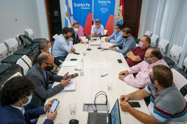 MUNICIPALES ACORDARON UN AUMENTO DEL 35%